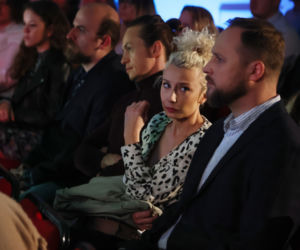 Na Wspólnej odc. 3366. Emil (Piotr Ligienza), Paweł (Grzegorz Kwiecień), Beata (Katarzyna Ptasińska)