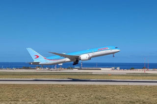 Historyczny lot z Radomia. Dreamliner zabierze pasażerów na egzotyczny Madagaskar