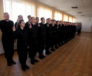 Ślubowanie młodych policjantów