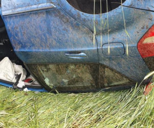 Kozłowo: Mercedes UDERZYŁ w drzewo! NIE ŻYJE 28-latek, który WYPADŁ z pojazdu!
