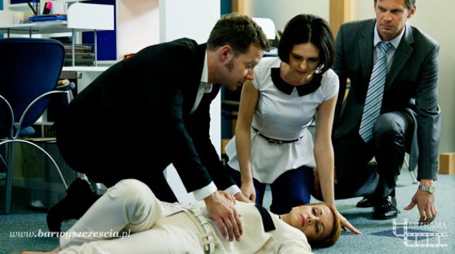 Barwy szczęścia odc. 1028. Marta (Katarzyna Zielińska), Mikołaj Dąbrowski (Grzegorz Małecki)