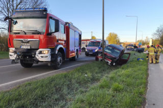 Jedna osoba została poszkodowana. Droga jest całkowicie zablokowana