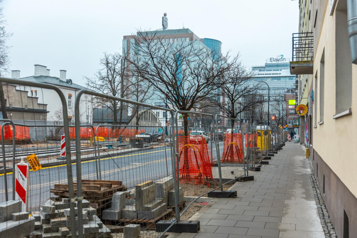 Budowa tramwaju na Rakowieckiej w Warszawie w styczniu 2025 r.