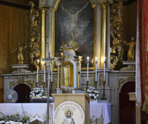 Tak zmienił się kościół z kultowego Rancza. Aktorzy zbierali na remont