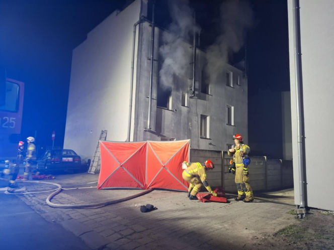 Tragiczny pożar w mieszkaniu w Kościanie. Nie żyje mężczyzna