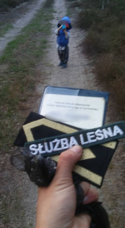Matka pozwoliła prowadzić samochód 1,5 rocznemu dziecku
