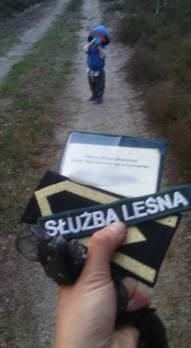 Matka pozwoliła prowadzić samochód 1,5 rocznemu dziecku