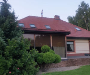 Złodziej wszedł na dach. Groził policjantom. Użyto miotacza pieprzu!