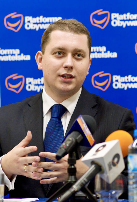 Zrzucił kilkanaście kilo, teraz zrzuca ciuchy