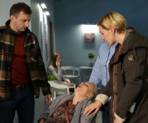 M jak miłość, odc. 1502. Marzenka (Olga Szomańska), Ula (Iga Krefft), Bartek (Arkadiusz Smoleński)
