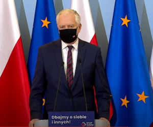 Mateusz Morawiecki. Jarosław Gowin. Konferencja dotycząca kolejnych obostrzeń