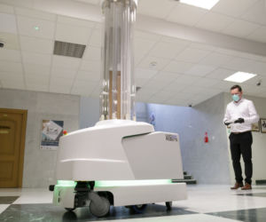 Robot będzie walczył z koronawirusem!