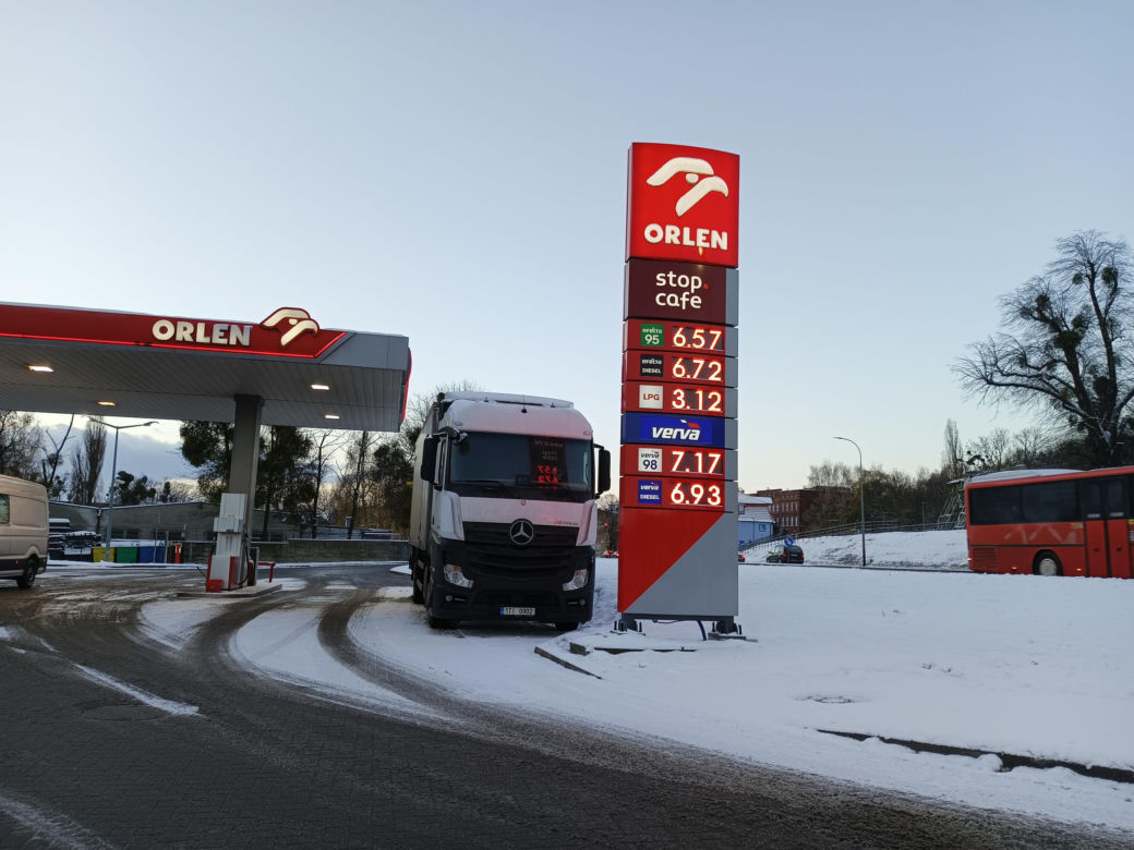To paliwo niedługo zniknie ze stacji w Trójmieście. Aktualne ceny benzyny