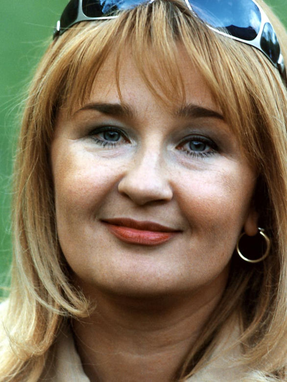 Od piosenek dla dzieci po współpracę z raperem. Tak przez lata zmieniała się Majka Jeżowska