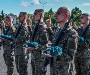 Przysięga wojskowa w 10. Wrocławskiej Brygadzie Łączności.