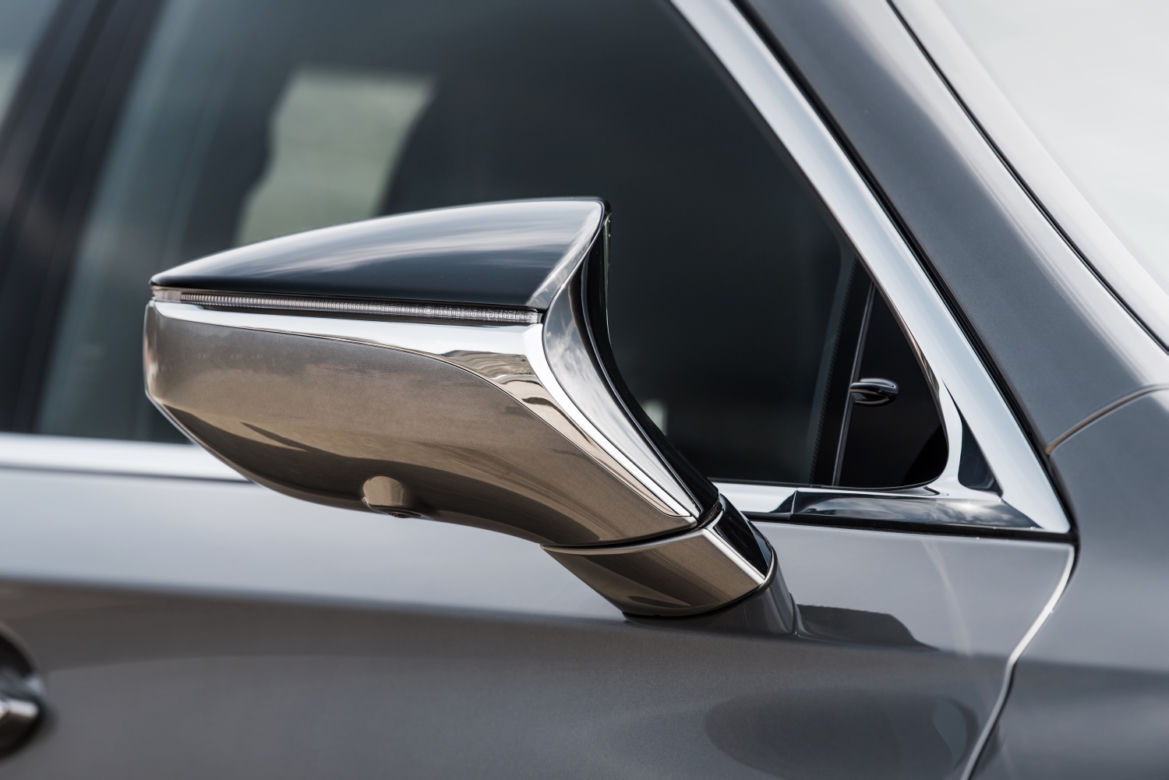 nowy Lexus LS500