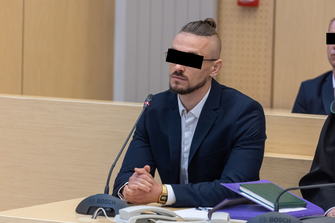 Policjanci strzelali do mężczyzny, który chciał się zabić 