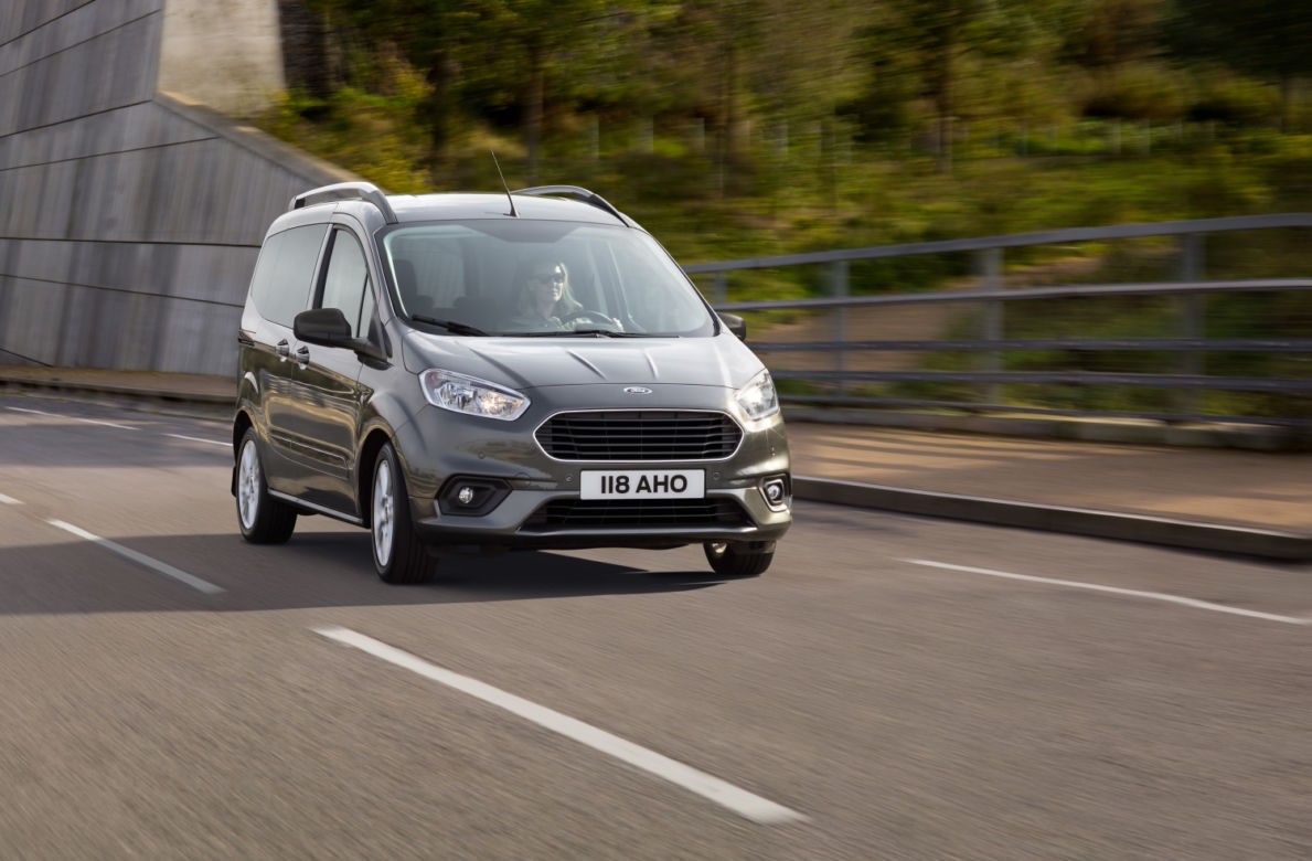 Ford Tourneo Courier lifting 2018