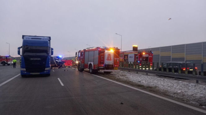 Tragiczny karambol na S8. Cztery osoby nie żyją