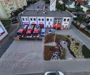 Strażackie syreny zawyły dla poległych kolegów. Żegna ich cała Polska