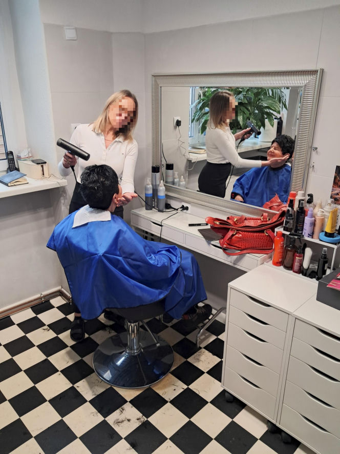 Joanna Senyszyn u fryzjera