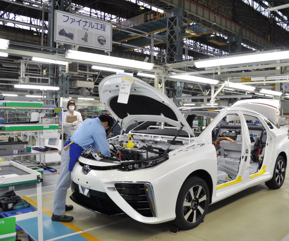 Toyota wstrzymuje produkcję aut w Rosji