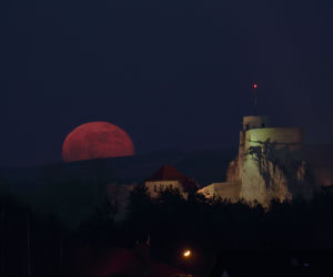 Niezwykły widok na Zamek w Rabsztynie