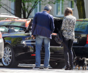 Kinga Rusin i Marek Kujawa oglądają Aston Martina_1PUBL