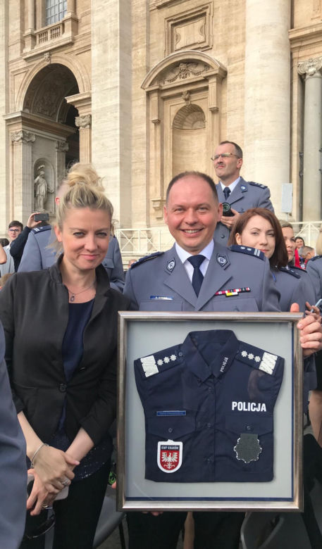 Selfie z Franciszkiem? Małopolscy policjanci na audiencji w Watykanie