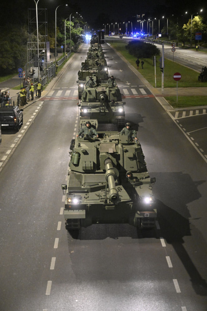 Nocna próba defilady wojskowej w Warszawie 2