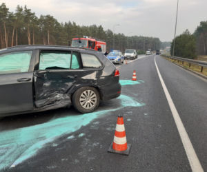 Niespokojny poranek pod Toruniem. Kierowca osobówki w szpitalu!