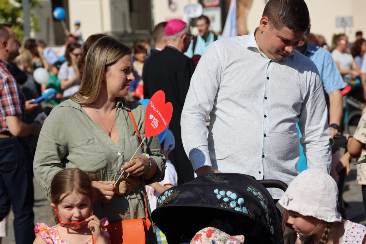 Marsz dla Życia i Rodziny 2024 w Dzień Matki przeszedł przez centrum Lublina