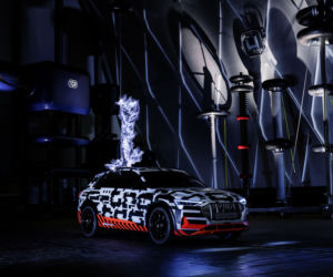 Audi e-tron w klatce Faradaya