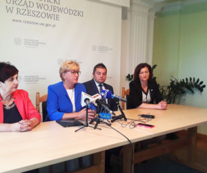 12 nowych ambulansów na Podkarpaciu - umowa podpisana