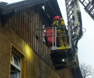 Pożar domu w Karpnikach na Dolnym Śląsku