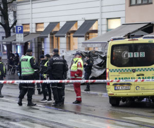 Półnagi nożownik atakował przechodniów na ulicach Oslo. Został zastrzelony 