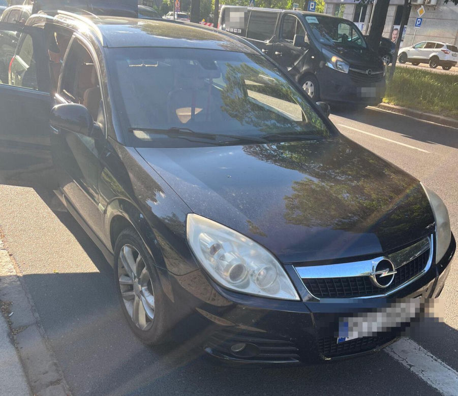 Osiem osób w jednym aucie