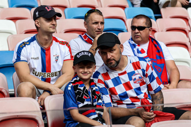 Górnik Zabrze - GKS Katowice: Zdjęcia kibiców i zawodników z meczu 6. kolejki PKO BP Ekstraklasy