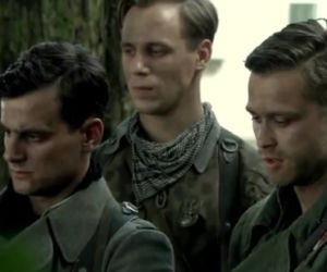 Czas honoru Powstanie odc. 7. Janek (Antoni Pawlicki), Adam (Stefan Pawłowski), Bronek (Maciej Zakościelny)