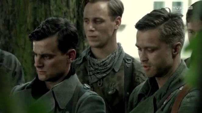 Czas honoru Powstanie odc. 7. Janek (Antoni Pawlicki), Adam (Stefan Pawłowski), Bronek (Maciej Zakościelny)