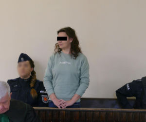 Urodziła i porzuciła dziecko obok pustostanu. Mała Wiktoria cudem przeżyła