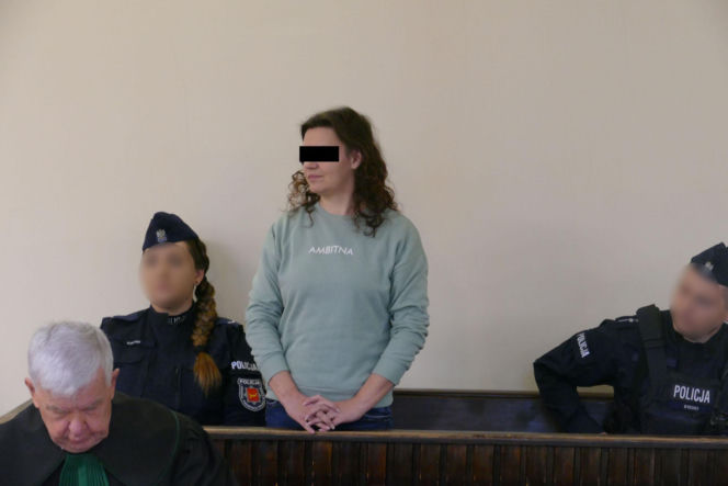 Urodziła i porzuciła dziecko obok pustostanu. Mała Wiktoria cudem przeżyła