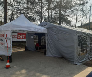 Punkt szczepień drive-thru