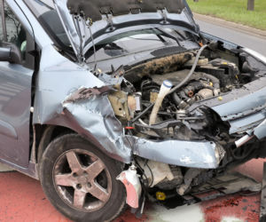 Wypadek na Al. Konstytucji. Jedna osoba w szpitalu 