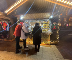 Pokémony, różowe gofry i zaskakujące różnice w cenach. Porównaliśmy łódzkie jarmarki