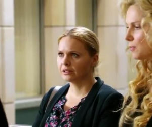 Przyjaciółki 3 sezon odcinek 29 (odc. 3). Anka (Magdalena Stużyńska), Patrycja (Joanna Liszowska)