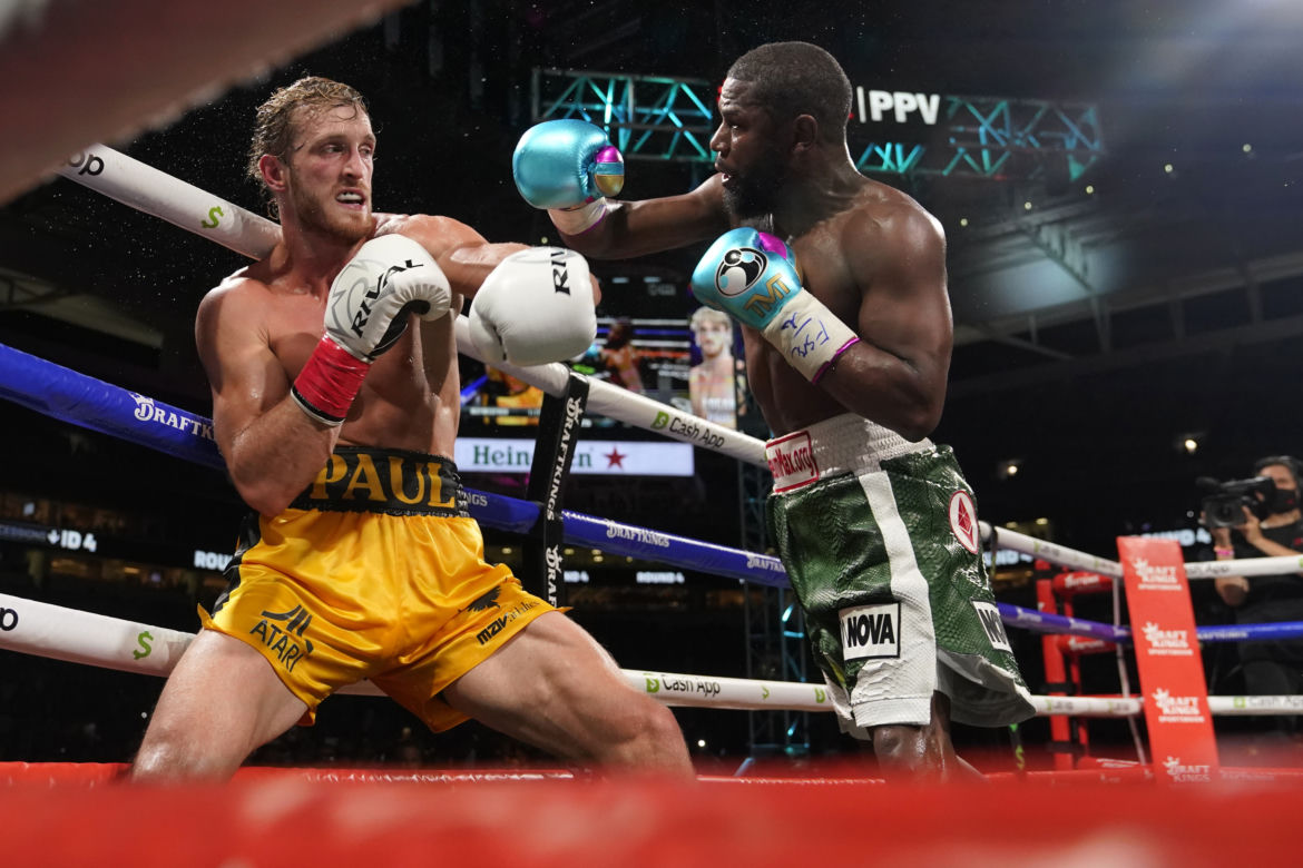 Floyd Mayweather Jr. - Logan Paul