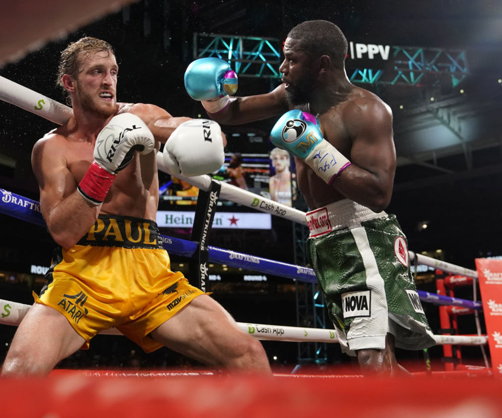 Floyd Mayweather Jr. - Logan Paul