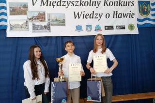 To oni wiedzą najwięcej o Iławie! Puchar powędrował do uczniów czwórki