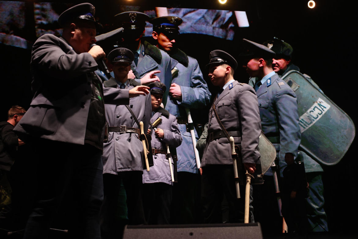 Koncert "Zadzwońcie po milicję" w katowickim Spodku